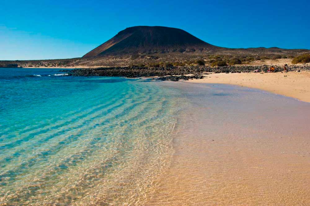 Portada de: Canarias en vías de convertirse en el destino sostenible más prometedor del mundo