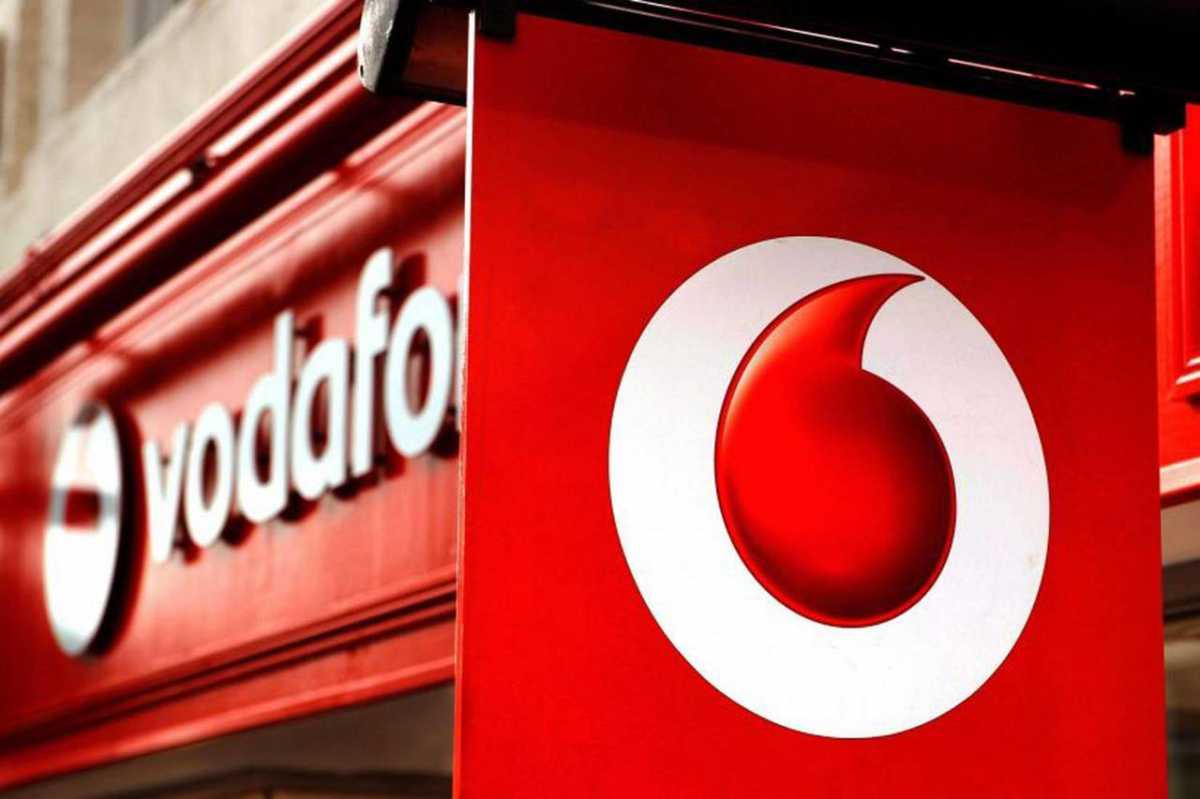 Portada de: Vodafone logra facturar 0.3% más en su último año fiscal en España
