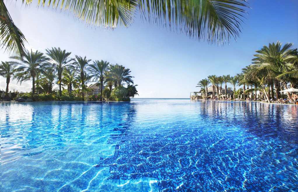 Portada de: Las Islas Canarias se posicionan como uno de los destinos favoritos para británicos