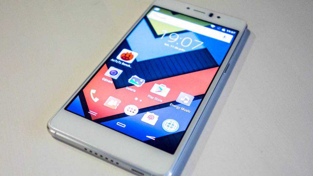 Portada de: Quiero desarrollar aplicaciones para Android ¿Qué Lenguaje debo aprender?