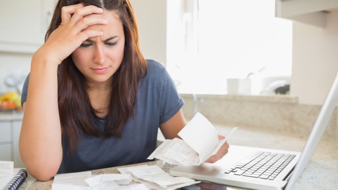 Portada de: ¿Cómo reclamar facturas impagadas a través de un notario?